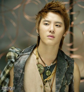 xiah-junsu-dbsk-306911_427_468.jpg